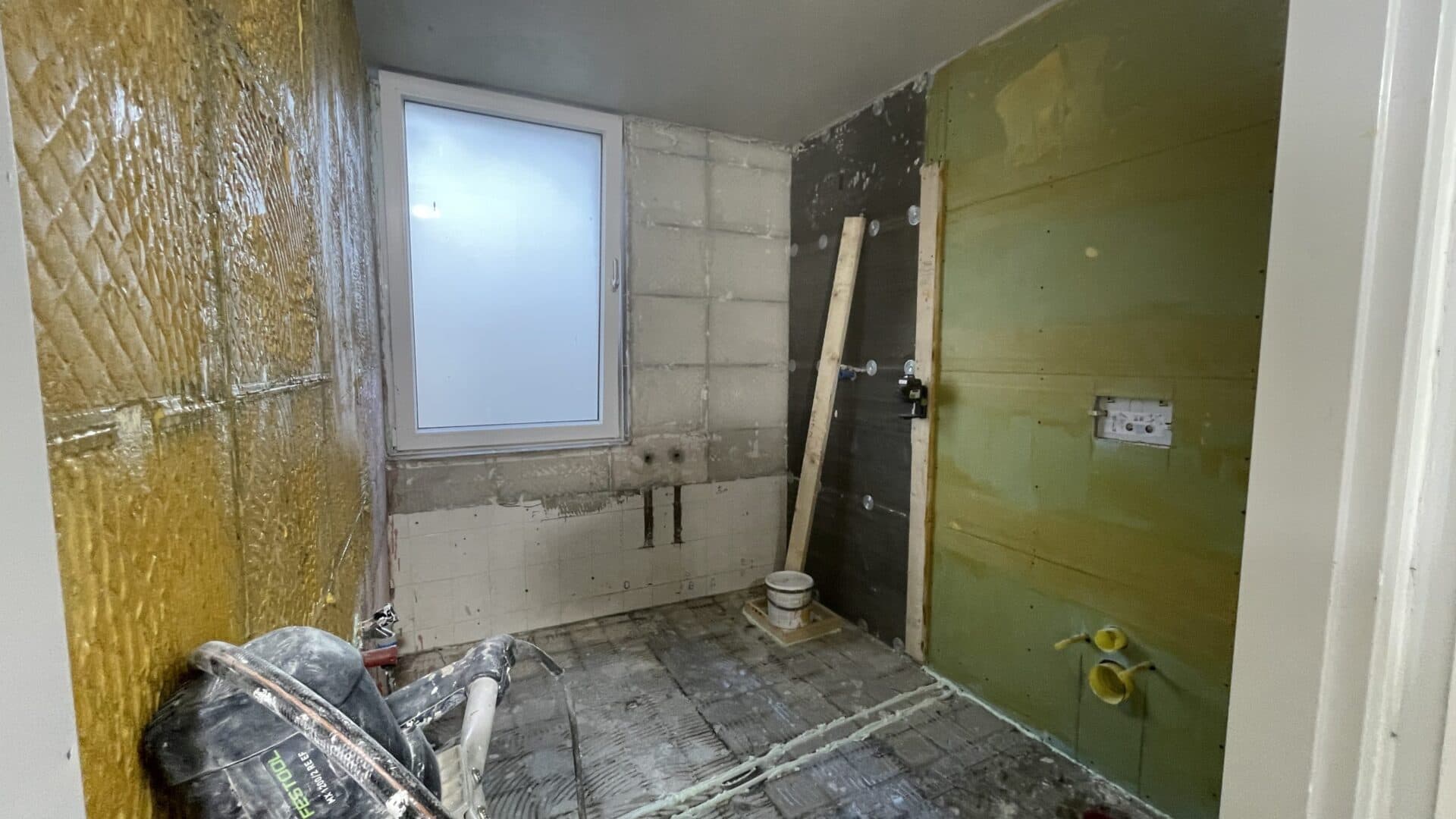 Badkamerrenovatie: dit zijn de stappen (en de kosten) in Hoogezand Badkamerrenovatie: dit zijn de stappen (en de kosten) in Hoogezand