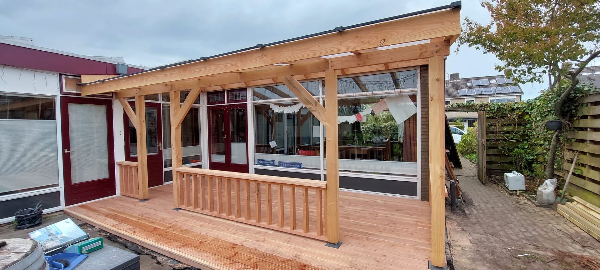 Portfolio Veranda met overkapping, gerealiseerd door NJB Klussen